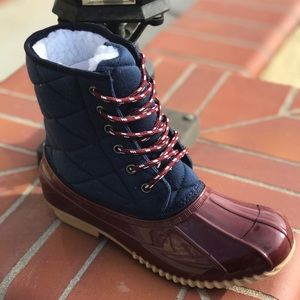 Ladies Quilted Lace-up Duck Boots